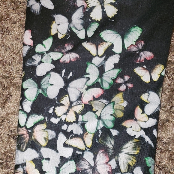 Alo Yoga butterflies black leggings - Picture 5 of 10